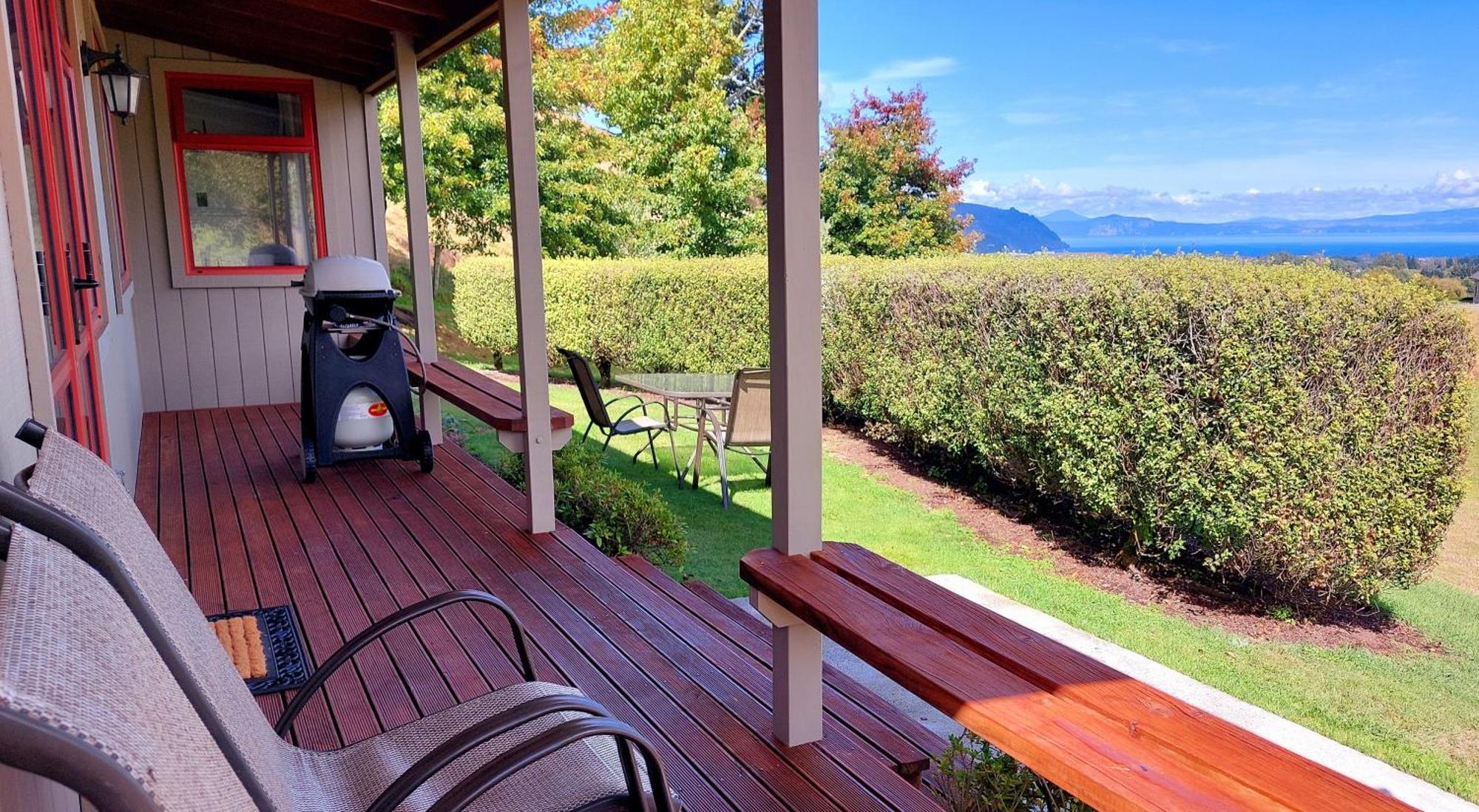 Country Lodge Kinloch Taupo Exterior photo
