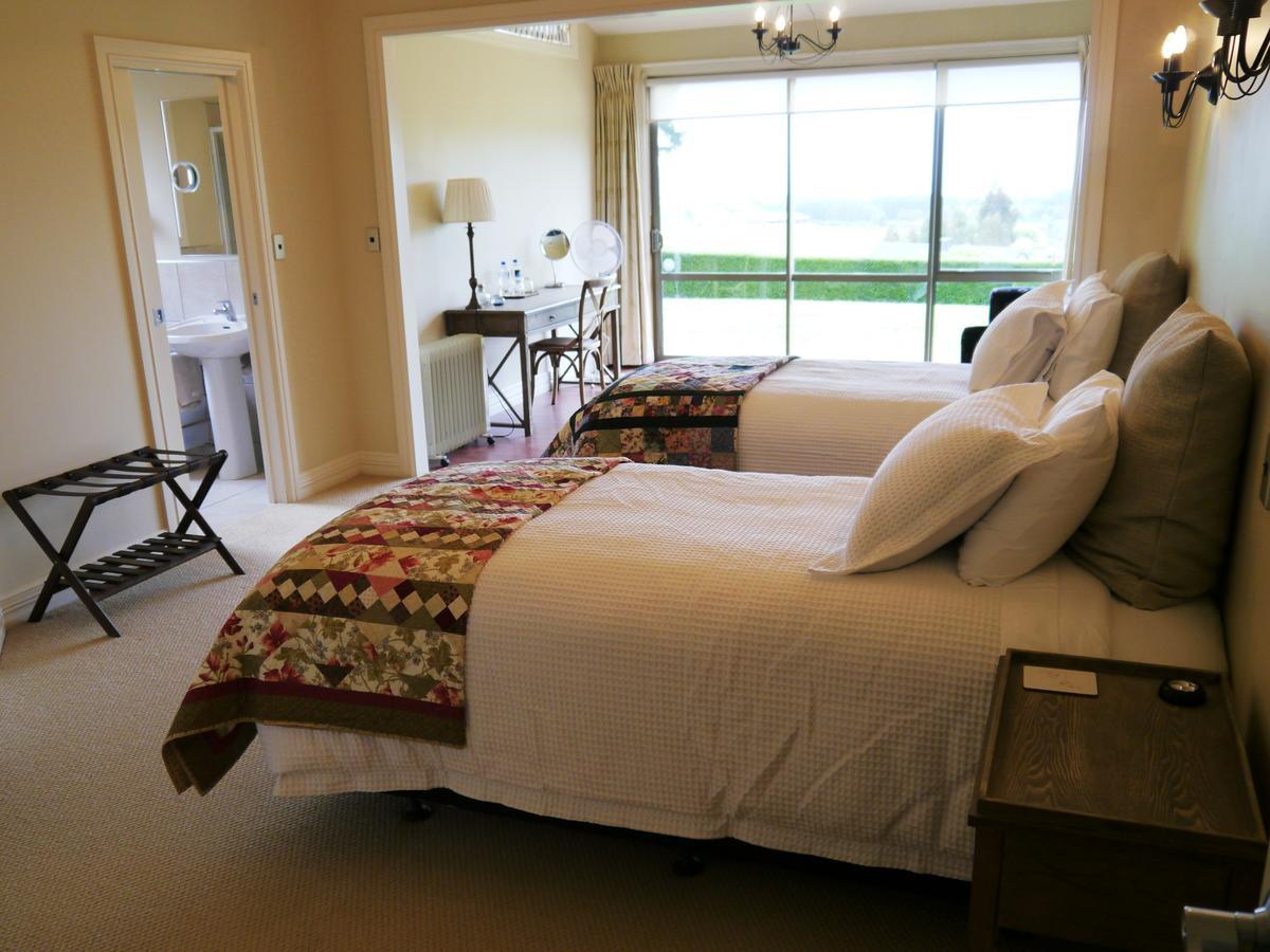 Country Lodge Kinloch Taupo Exterior photo